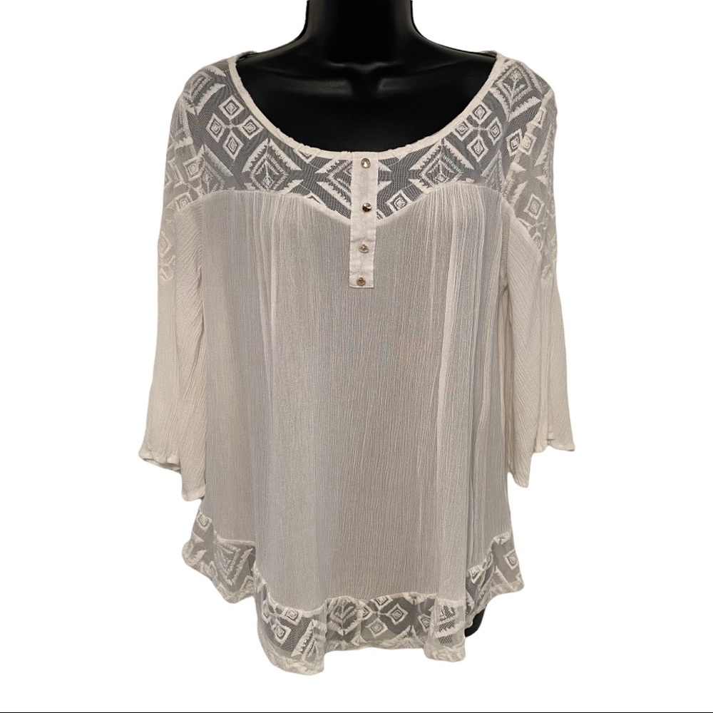 Late August white ivory boho embroidered hem 3/4 sleeve rayon blouse size medium